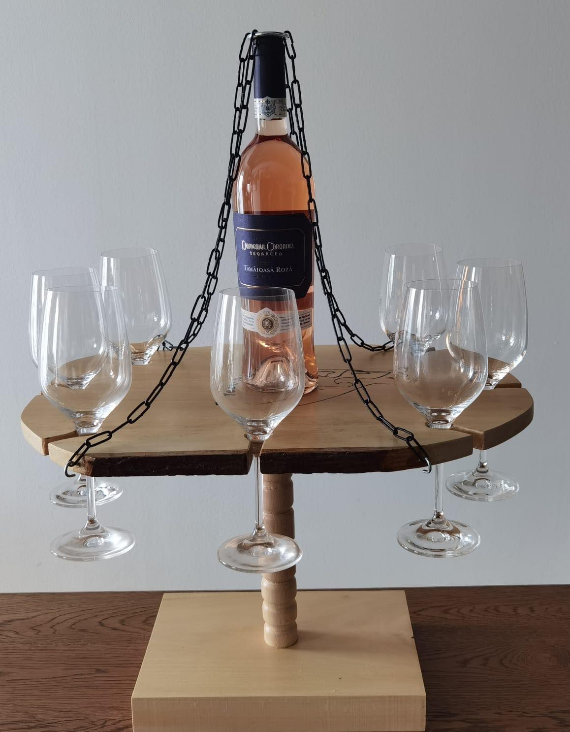 Suport pentru 8 pahare de vin